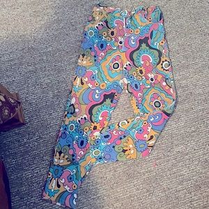 Jeanjer brand size 11/12 it shows. May fit 9/10 better if curvy.